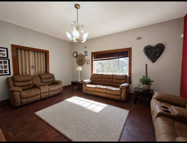5 BEDROOM HOUSE FOR SALE IN UNITAS PARK